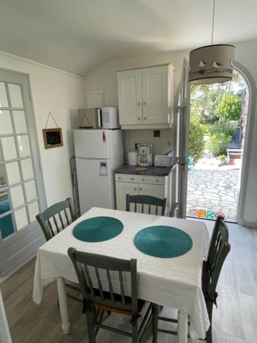 Вилла Adorable Petite Maison A 400M De La Mer Сен-Жорж-де-Дидон Экстерьер фото