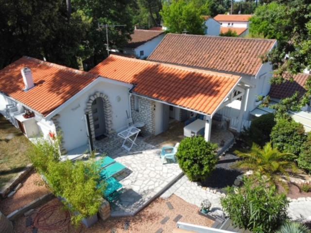 Вилла Adorable Petite Maison A 400M De La Mer Сен-Жорж-де-Дидон Экстерьер фото